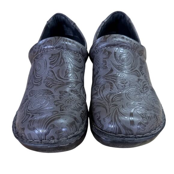 B.O.C. Born Nursing Clogs Size 8.5 M - Picture 2 of 8